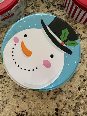 Holiday Time Silver Round 9.75 inch Metal Tin with Smooth Lid